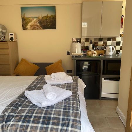 Auntie Bett'S - Cosy Double Ensuite Room With Mini Kitchen Kingsbridge  Esterno foto