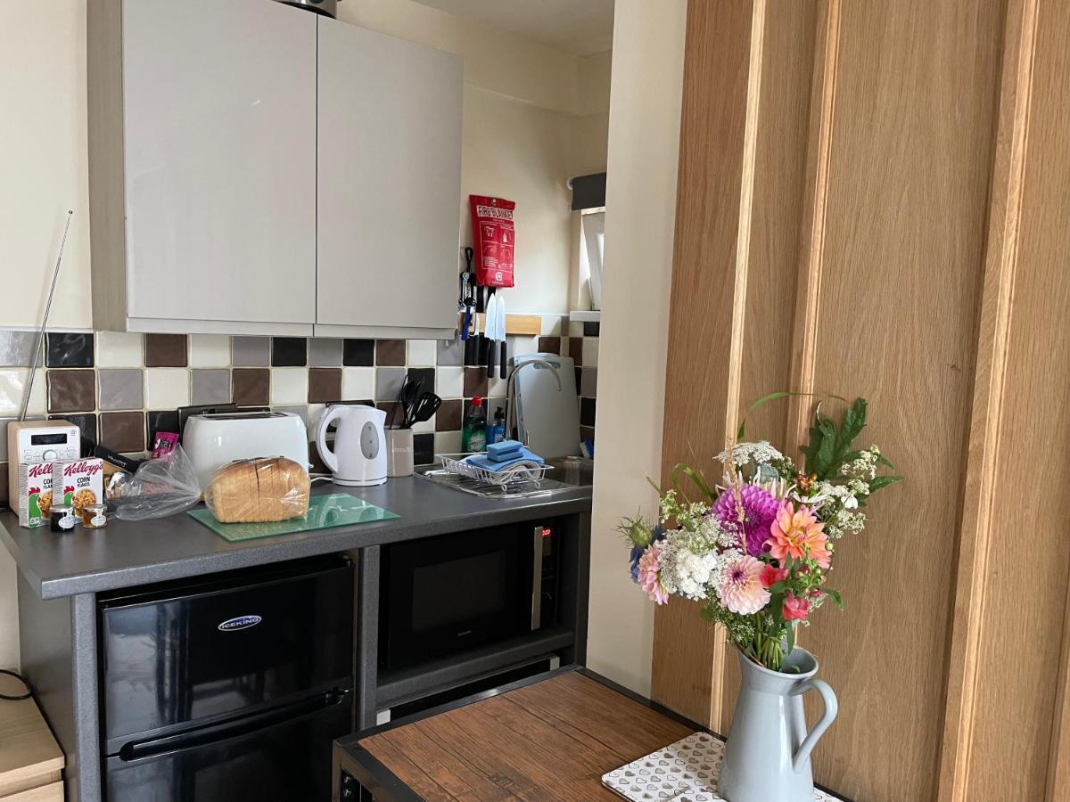Auntie Bett'S - Cosy Double Ensuite Room With Mini Kitchen Kingsbridge  Esterno foto